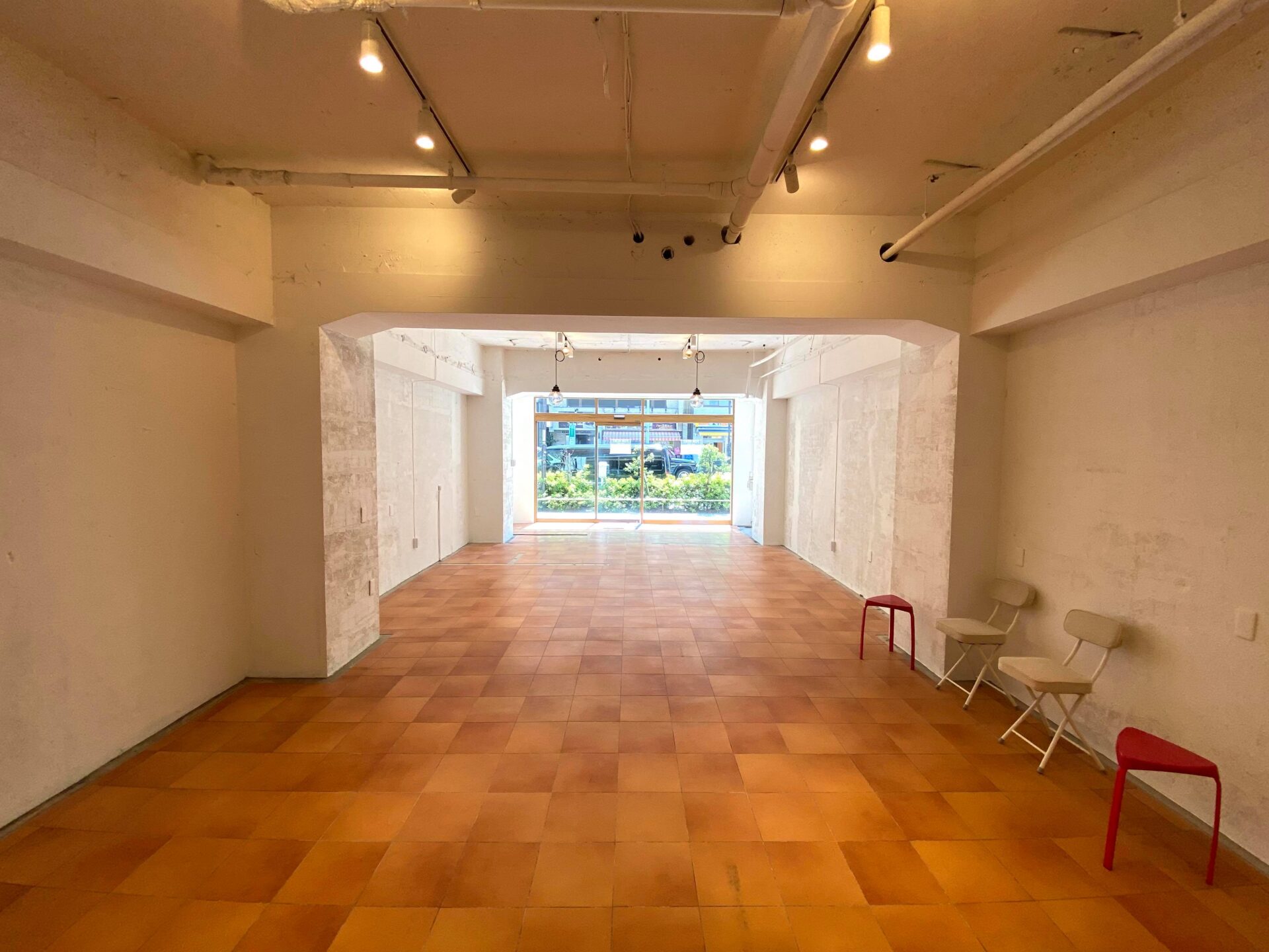 恵比寿通りに面するメゾネット空間