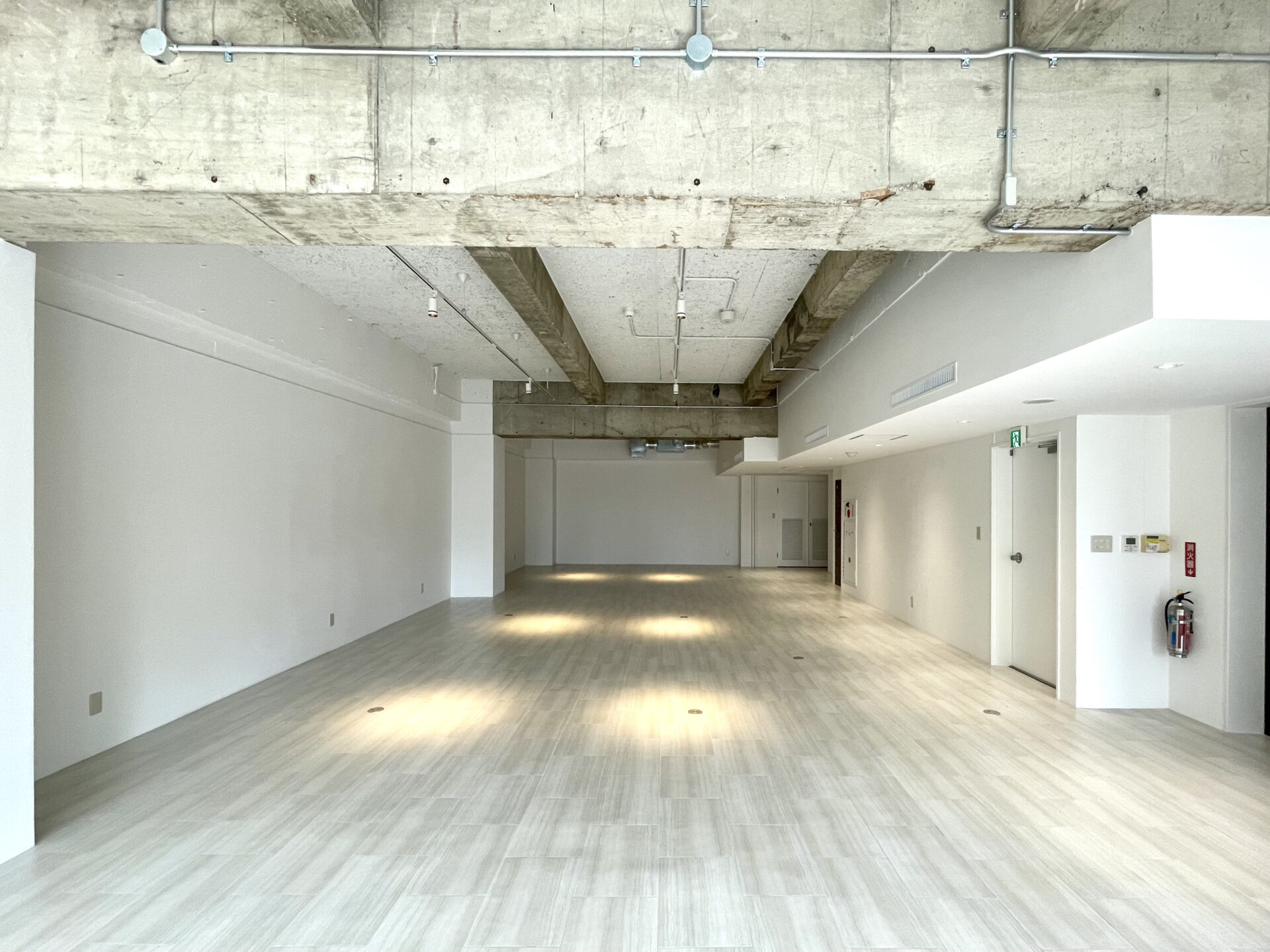 【成約済み】白い、広い、明るい。