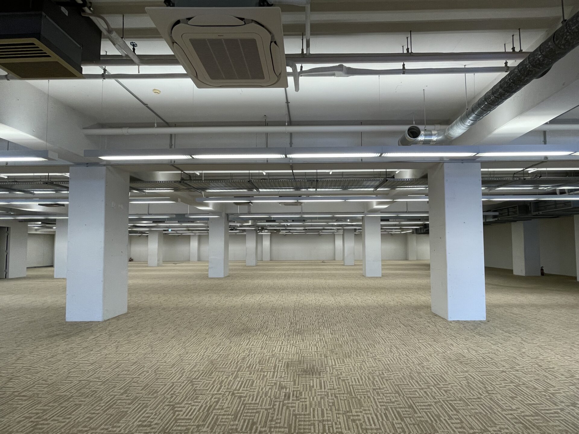 7階なのにハイエース乗り入れ可能!?倉庫リノベオフィス居抜き