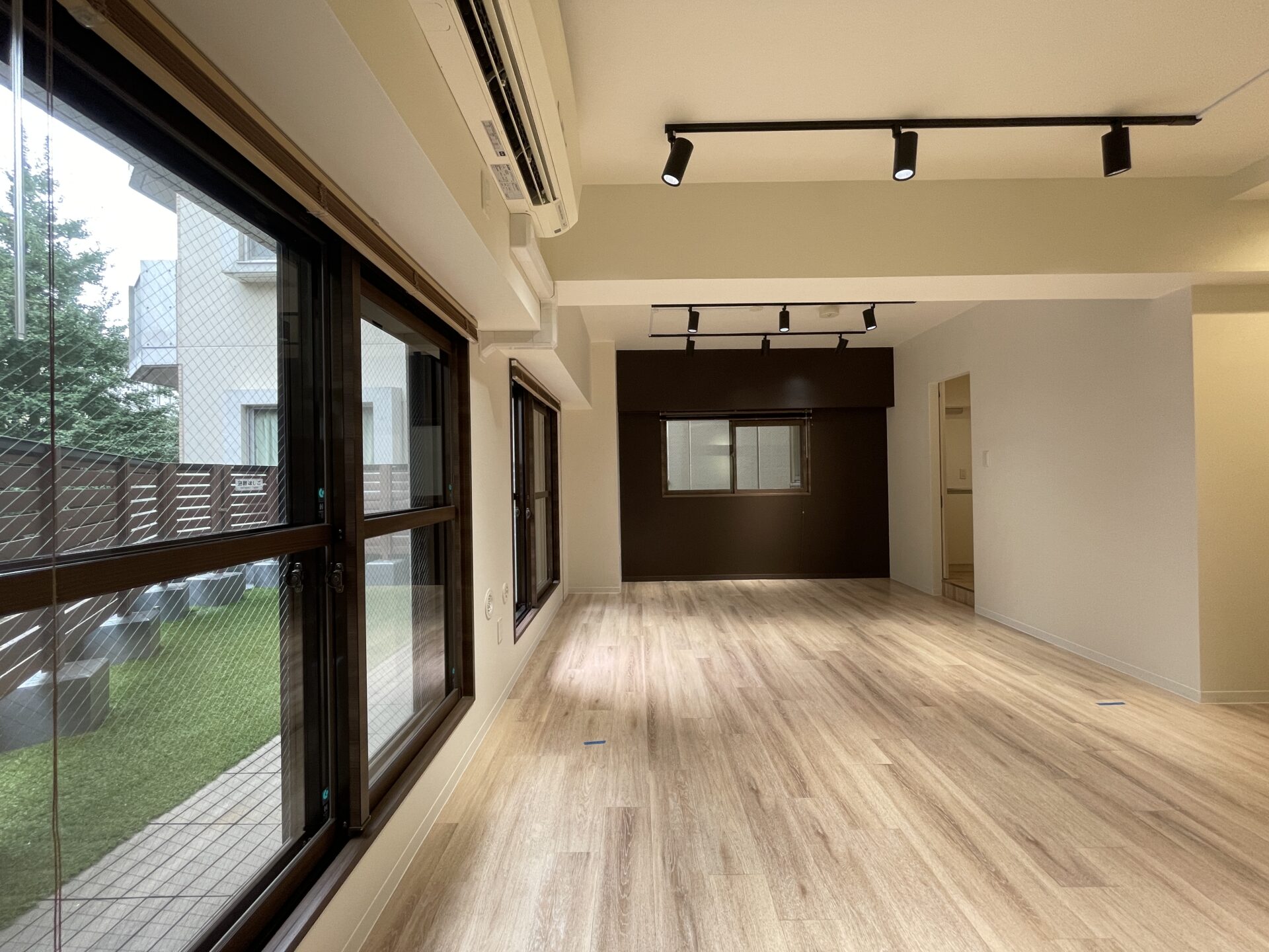 【成約済み】三角バルコニーで陽を浴びて