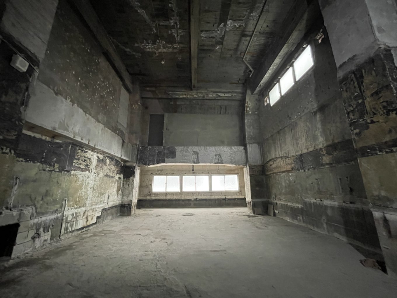 【成約済み】天井高6.5メートル超の秘密基地