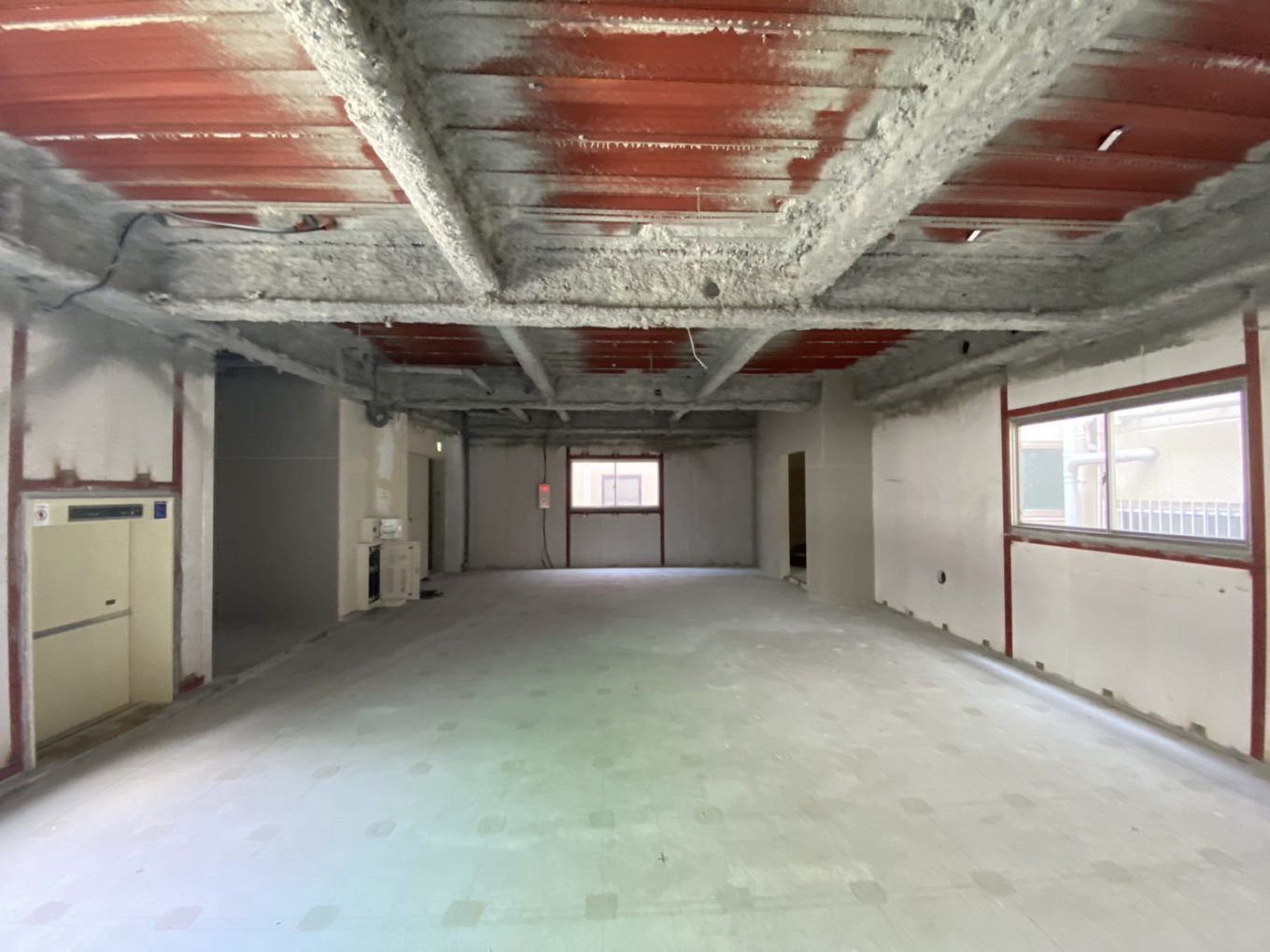 戸越銀座商店街の中心で