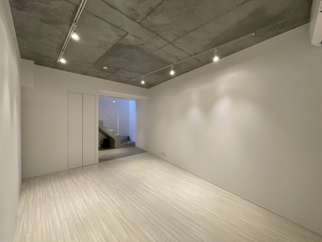 トミガヤデザイナーズ