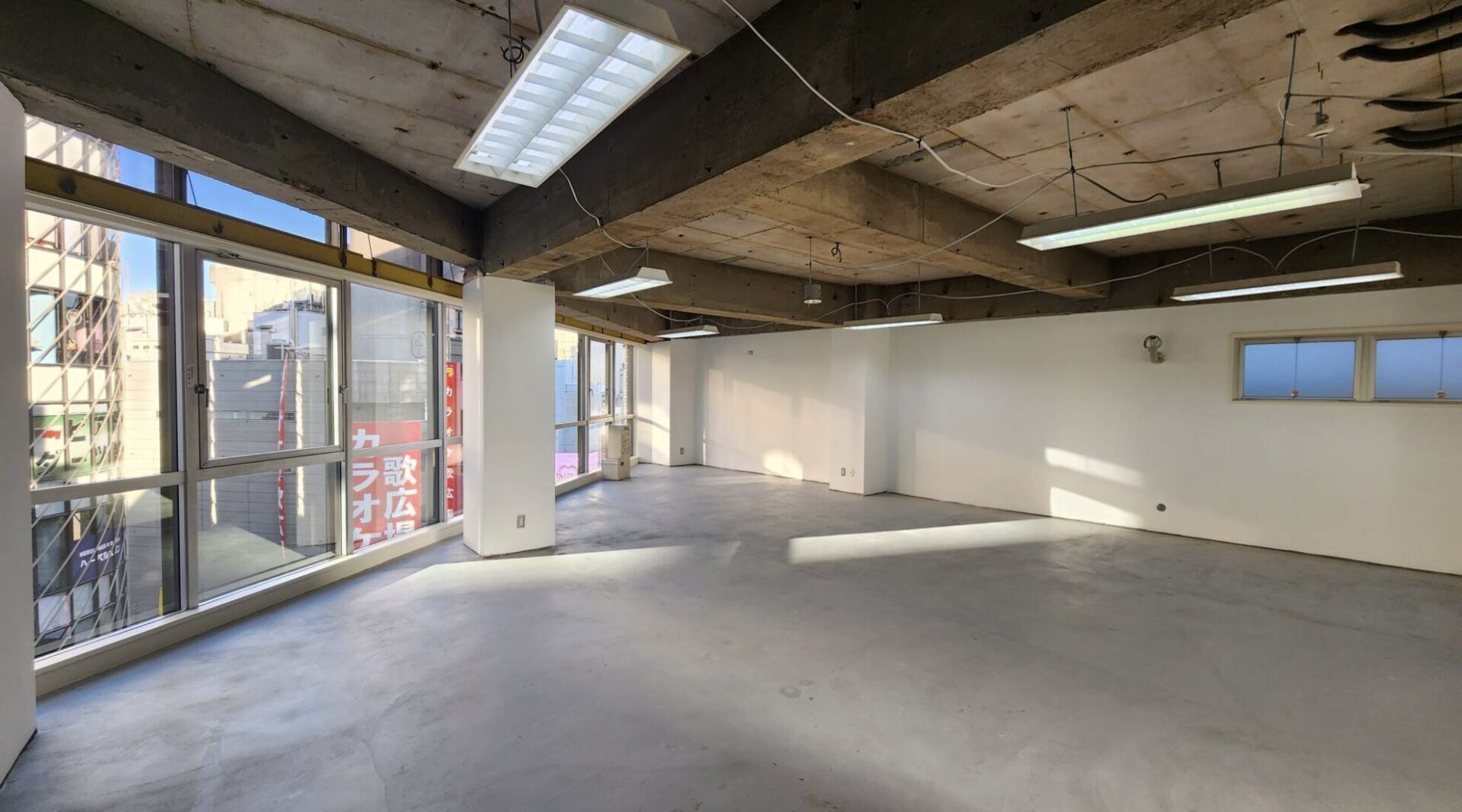 文化村通りを望む