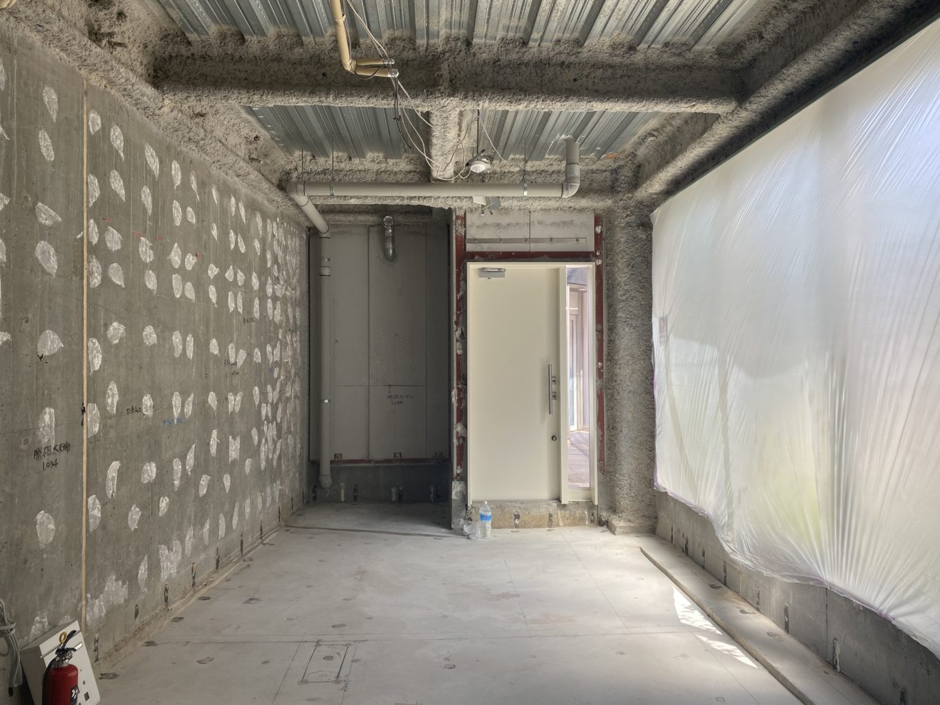 【成約済み】骨董通りに受けて立つ