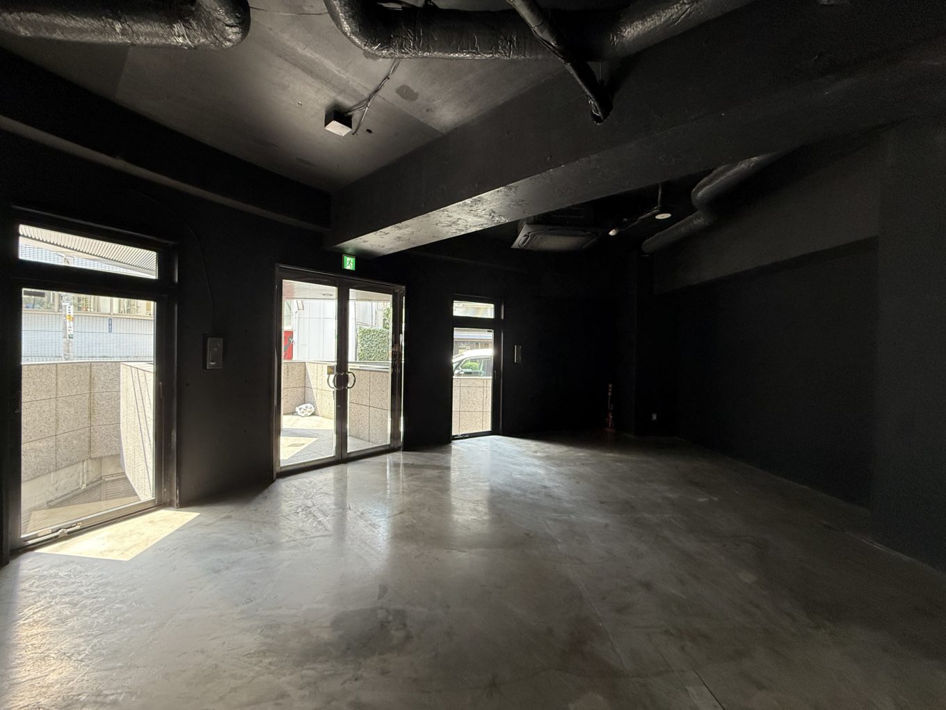 【成約済み】光を求むブラックスケルトン