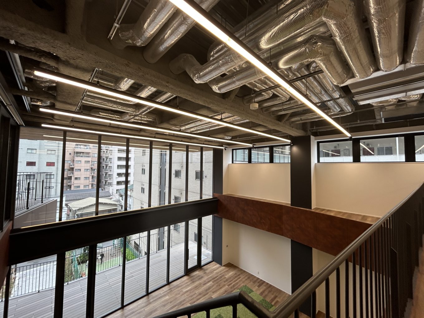 吹き抜け７mデザインメゾネット