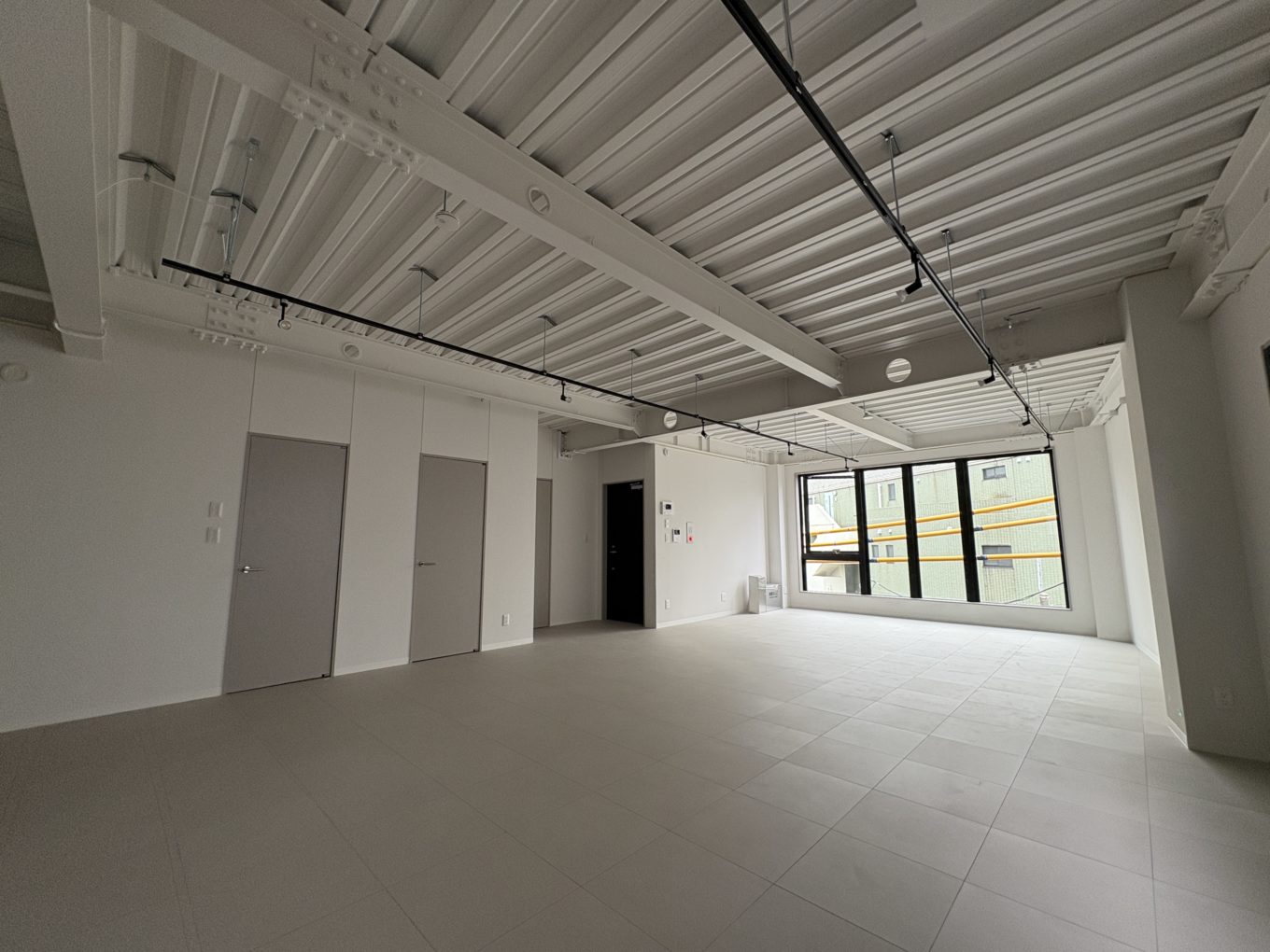 おしゃれな白コンテナ