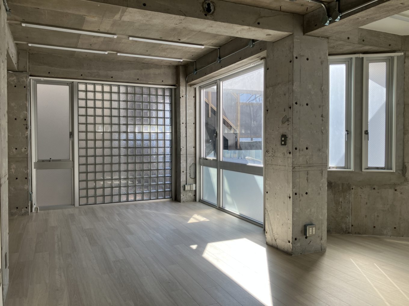 北参道のミニマルスケルトン