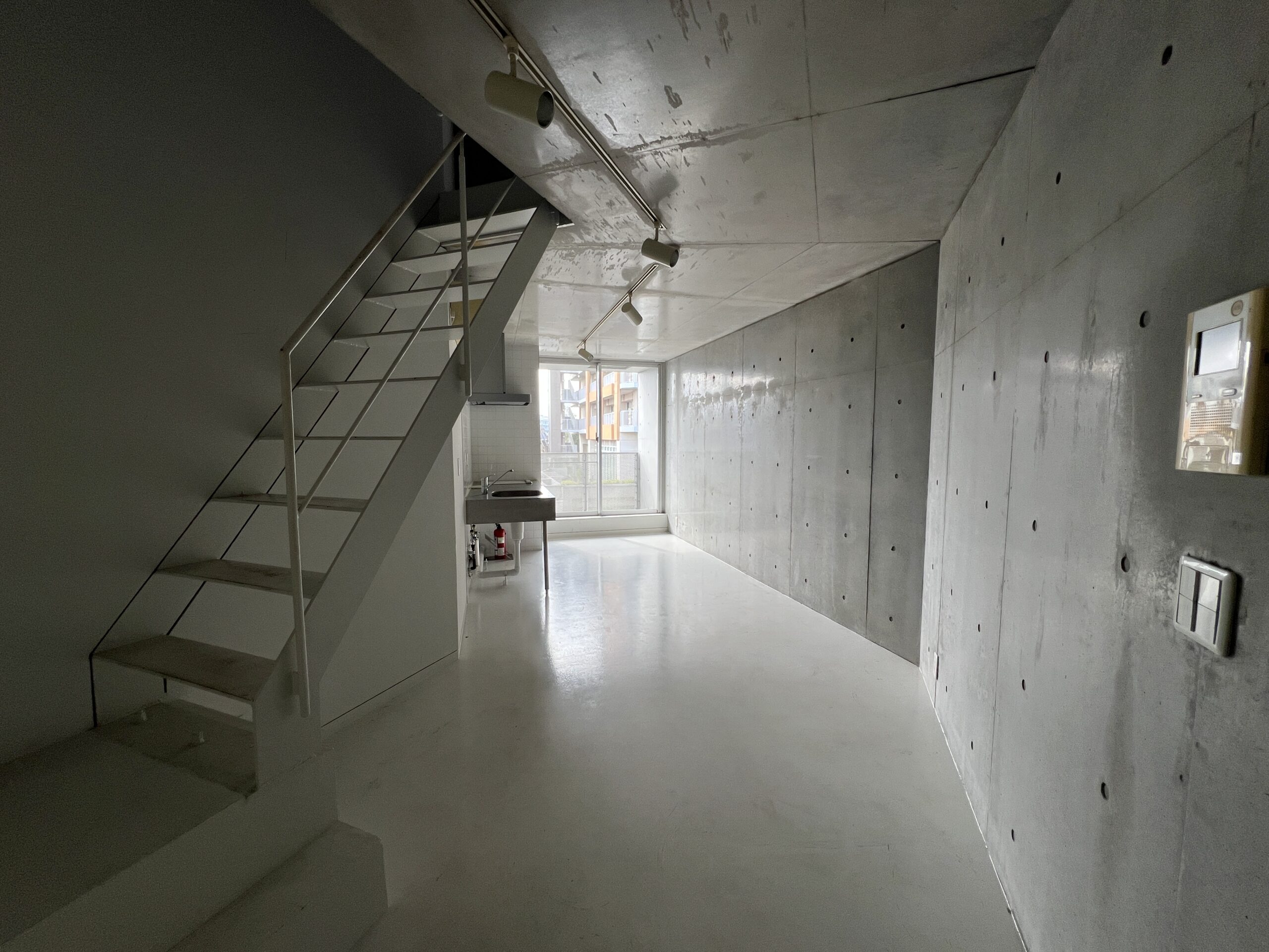 どこまでもグレー