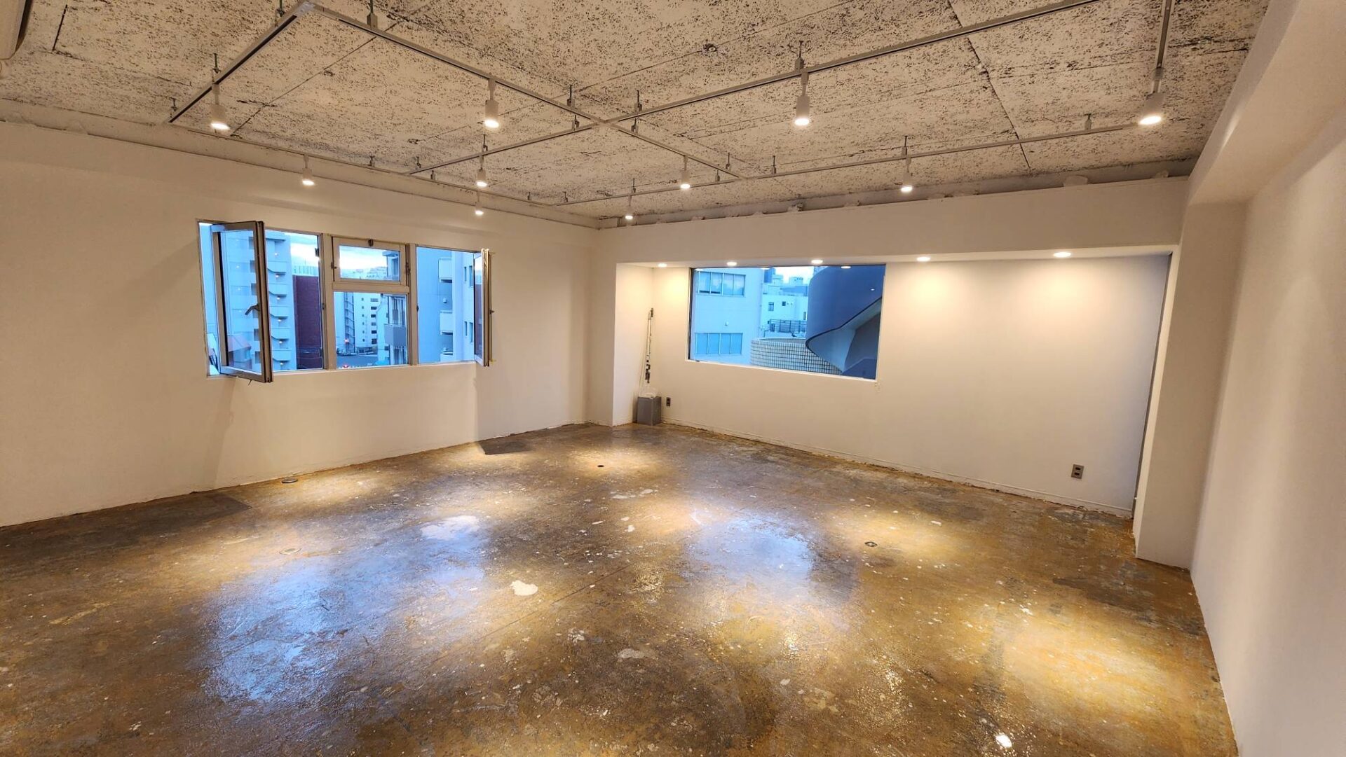 窓から差し込む光