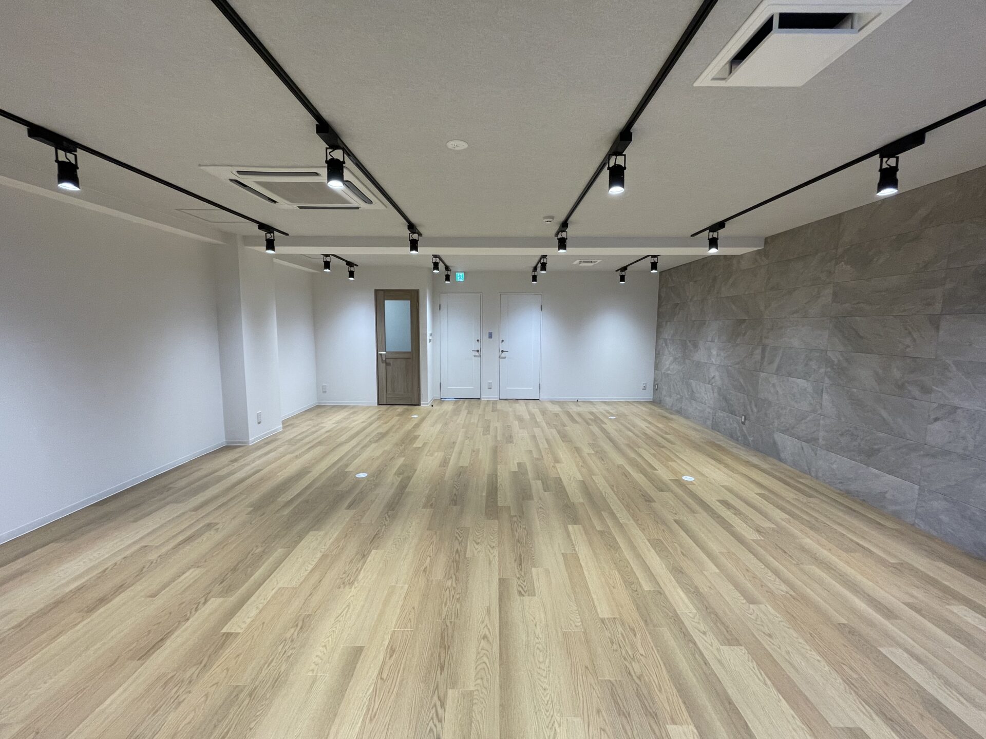 スポットライトはあなたに。